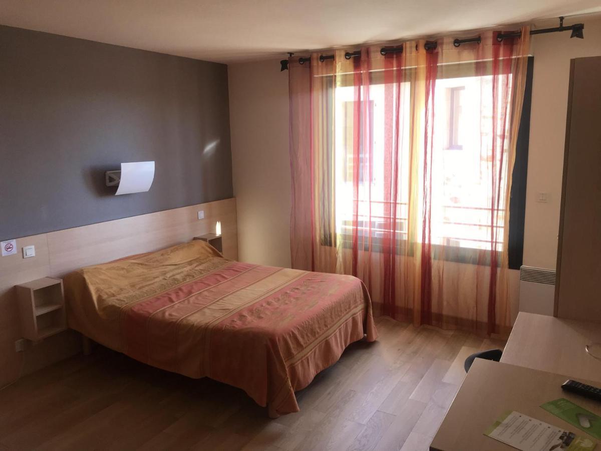 Hotel Aux Berges De Pareloup 2*